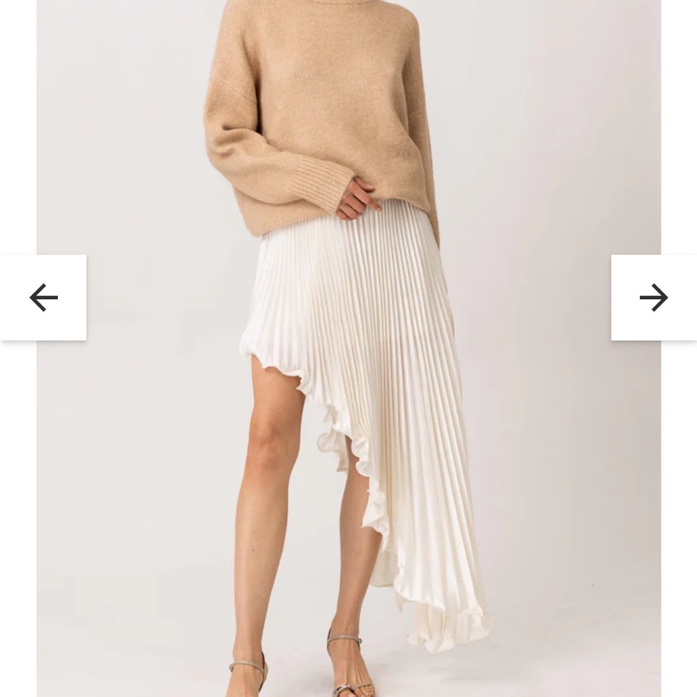 Line & Dot Cream Asymmetrical Pleated Skirt